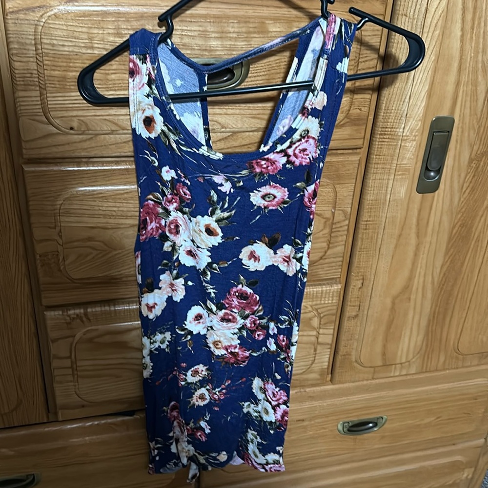MAGIF FIT MEDIUM FLORAL TANK TOP
